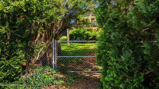 2107 Eastern Pkwy, Louisville, KY 40204