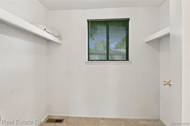 32109 W 12 Mile Road, Farmington Hills, MI 48334