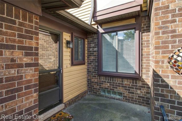 32109 W 12 Mile Road, Farmington Hills, MI 48334
