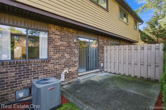 32109 W 12 Mile Road, Farmington Hills, MI 48334