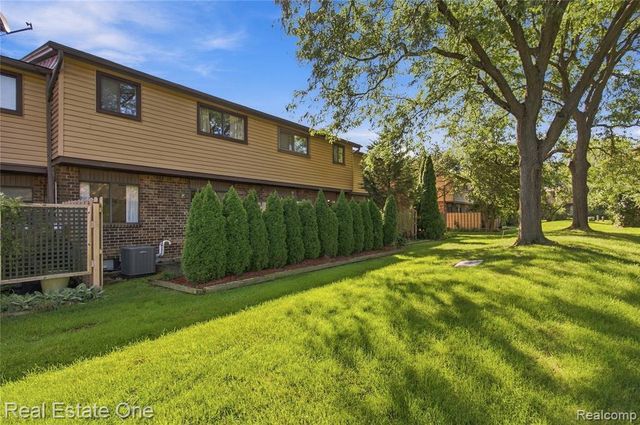 32109 W 12 Mile Road, Farmington Hills, MI 48334