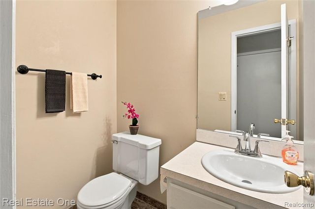 32109 W 12 Mile Road, Farmington Hills, MI 48334