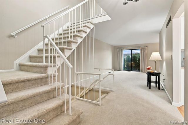32109 W 12 Mile Road, Farmington Hills, MI 48334