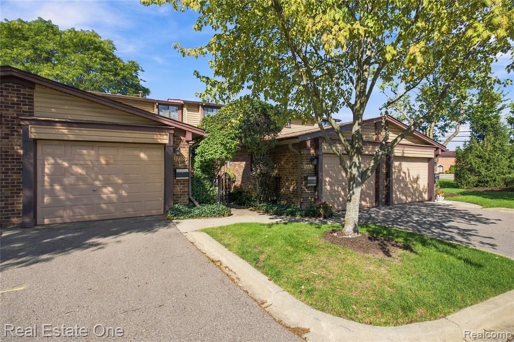 32109 W 12 Mile Road, Farmington Hills, MI 48334