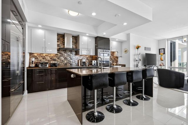 2 Water Club Way 1503, North Palm Beach, FL 33408