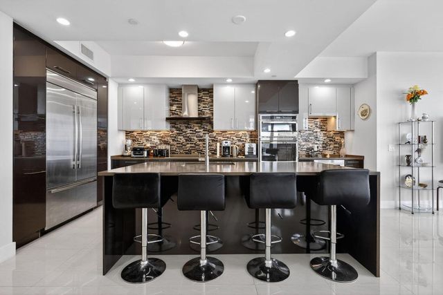 2 Water Club Way 1503, North Palm Beach, FL 33408