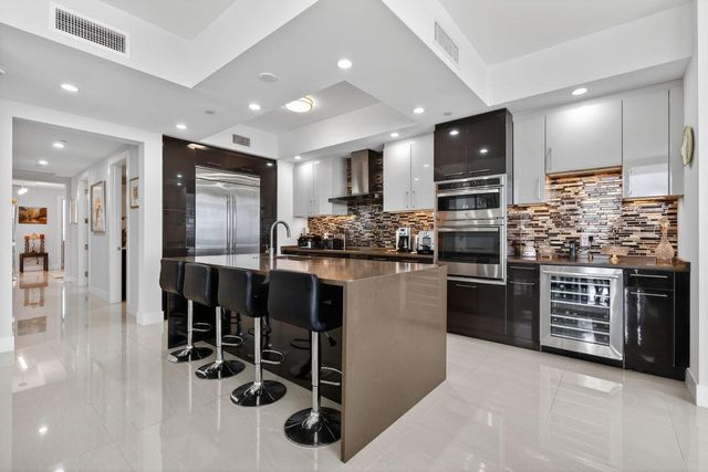 2 Water Club Way 1503, North Palm Beach, FL 33408