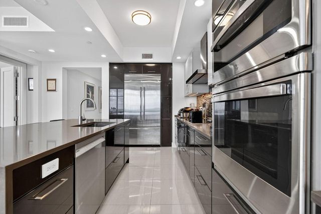 2 Water Club Way 1503, North Palm Beach, FL 33408