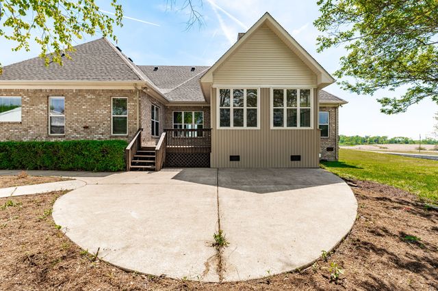 1222 Chenault Ln, Castalian Springs, TN 37031