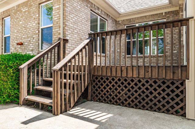 1222 Chenault Ln, Castalian Springs, TN 37031