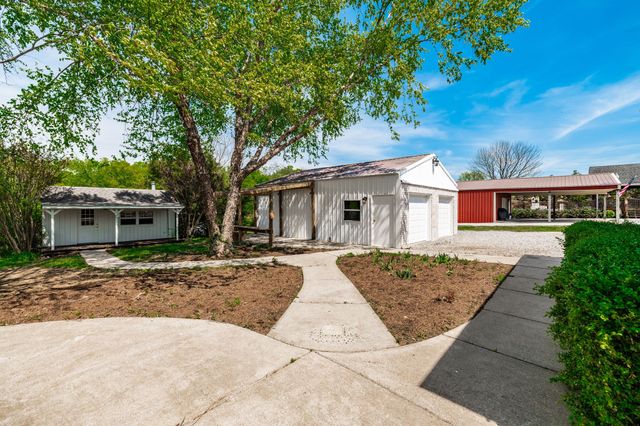 1222 Chenault Ln, Castalian Springs, TN 37031