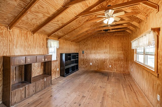 1222 Chenault Ln, Castalian Springs, TN 37031