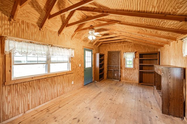 1222 Chenault Ln, Castalian Springs, TN 37031