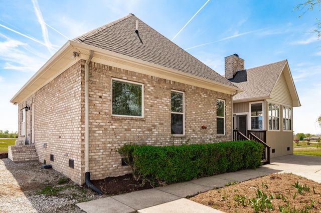 1222 Chenault Ln, Castalian Springs, TN 37031
