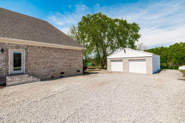 1222 Chenault Ln, Castalian Springs, TN 37031