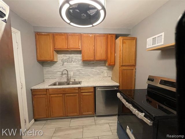 13946 Braile Street, Detroit, MI 48223