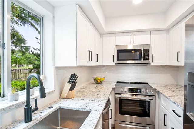 1275 7th AVE N # 201, Naples, FL 34102