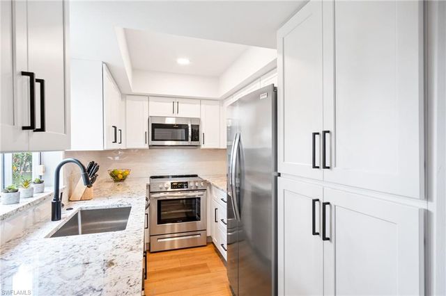 1275 7th AVE N # 201, Naples, FL 34102