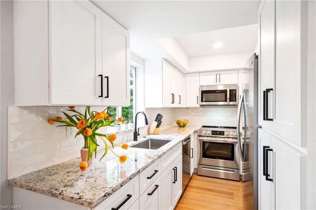 1275 7th AVE N # 201, Naples, FL 34102