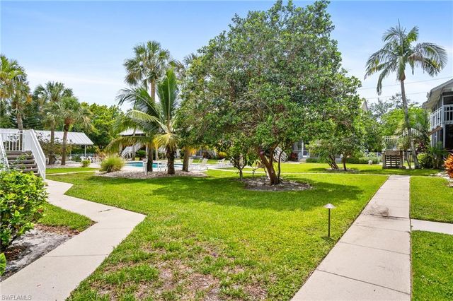1275 7th AVE N # 201, Naples, FL 34102