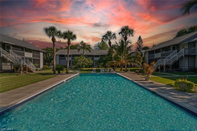 1275 7th AVE N # 201, Naples, FL 34102