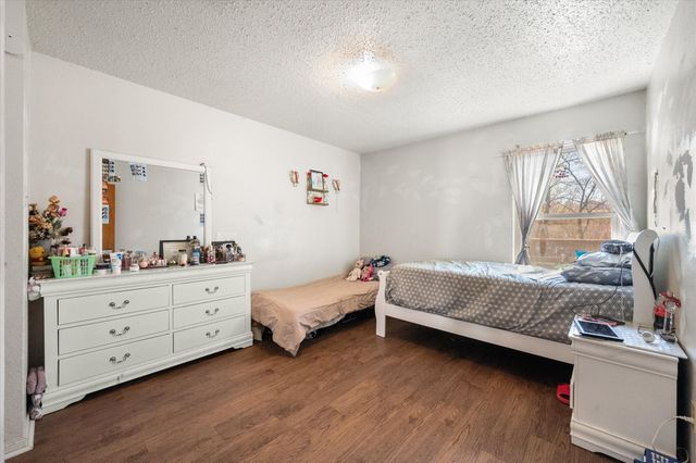 1129 College Street, Grand Prairie, TX 75050