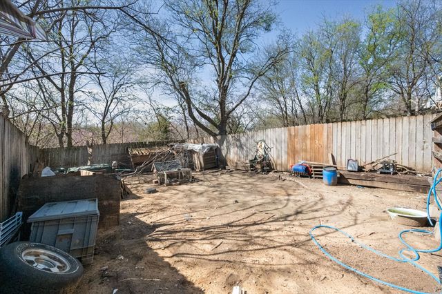 1129 College Street, Grand Prairie, TX 75050