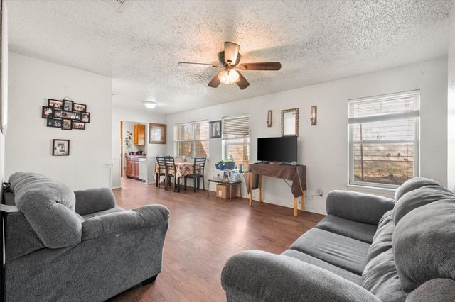 1129 College Street, Grand Prairie, TX 75050