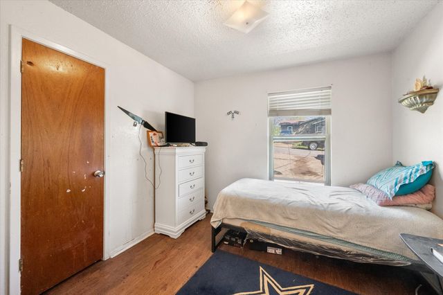 1129 College Street, Grand Prairie, TX 75050