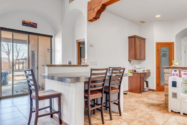 2820 Stapleton Avenue NE, Rio Rancho, NM 87124