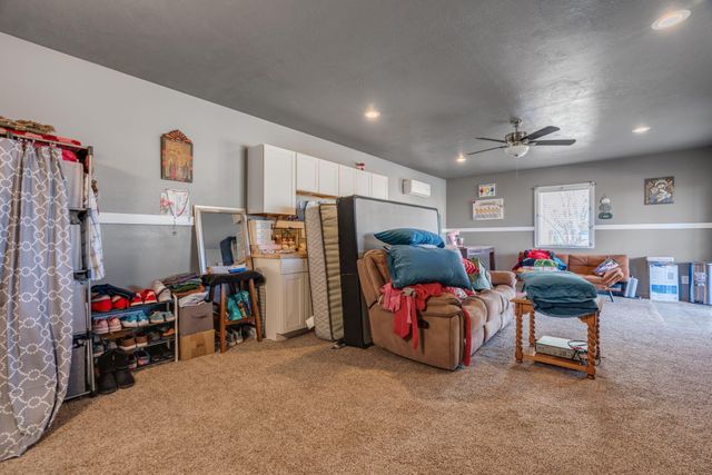 2820 Stapleton Avenue NE, Rio Rancho, NM 87124