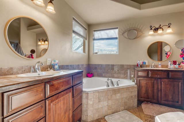 2820 Stapleton Avenue NE, Rio Rancho, NM 87124