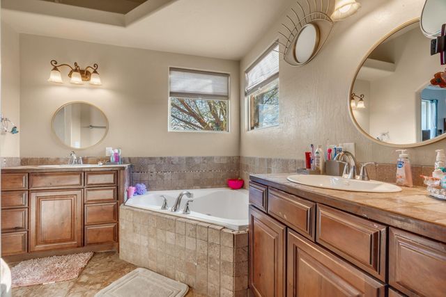 2820 Stapleton Avenue NE, Rio Rancho, NM 87124