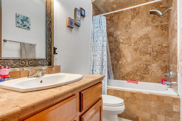 2820 Stapleton Avenue NE, Rio Rancho, NM 87124