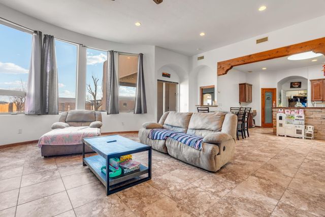 2820 Stapleton Avenue NE, Rio Rancho, NM 87124