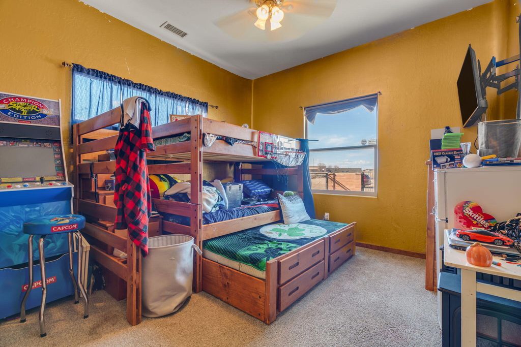 Image 25 of property listing at 2820 Stapleton Avenue NE, Rio Rancho, NM 87124