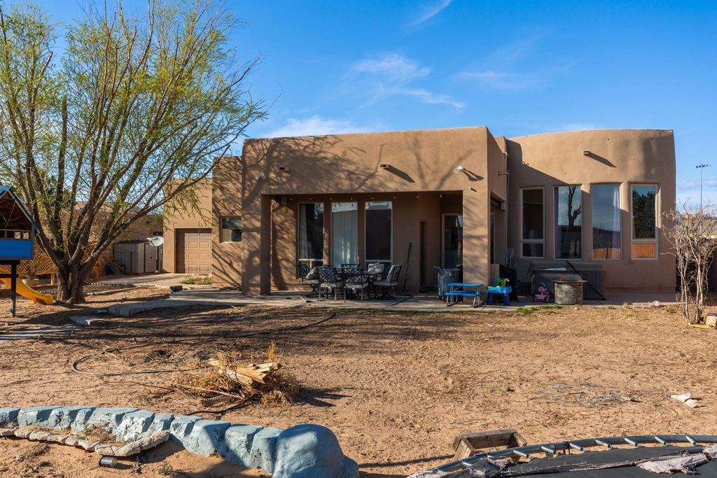 Image 31 of property listing at 2820 Stapleton Avenue NE, Rio Rancho, NM 87124