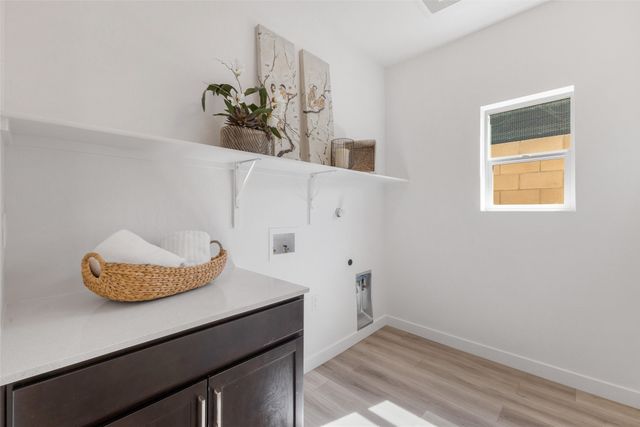 64 Cadena Loop, White Rock, NM 87547