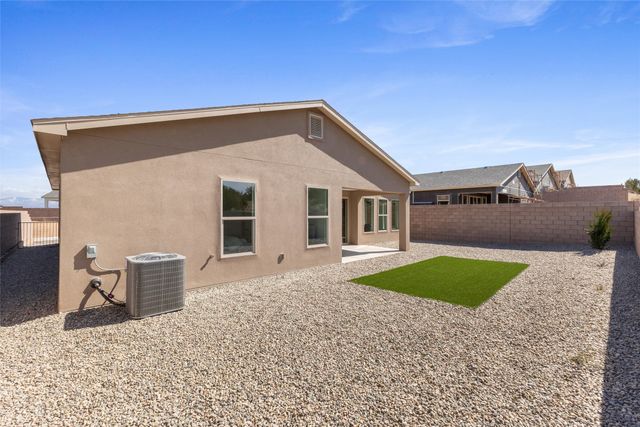 64 Cadena Loop, White Rock, NM 87547