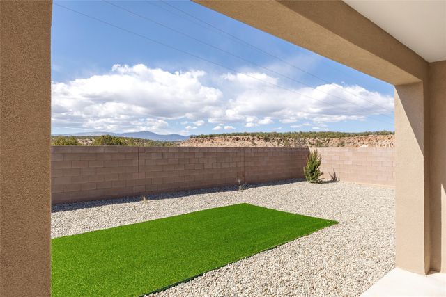 64 Cadena Loop, White Rock, NM 87547