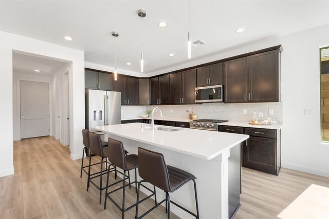 64 Cadena Loop, White Rock, NM 87547