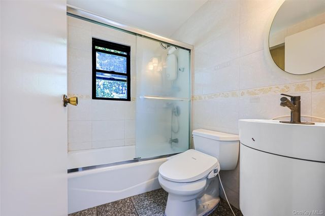 1010 Polk Avenue, Franklin Square, NY 11010