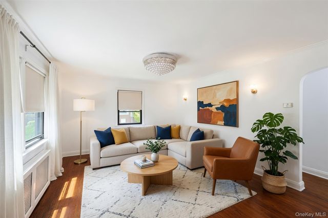 1010 Polk Avenue, Franklin Square, NY 11010