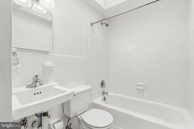 889 OXFORD AVE, Phoenixville, PA 19460