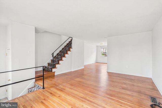 889 OXFORD AVE, Phoenixville, PA 19460