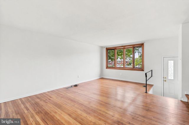 889 OXFORD AVE, Phoenixville, PA 19460