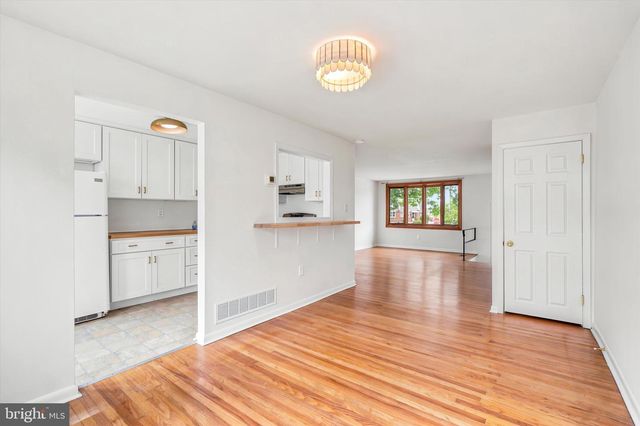 889 OXFORD AVE, Phoenixville, PA 19460