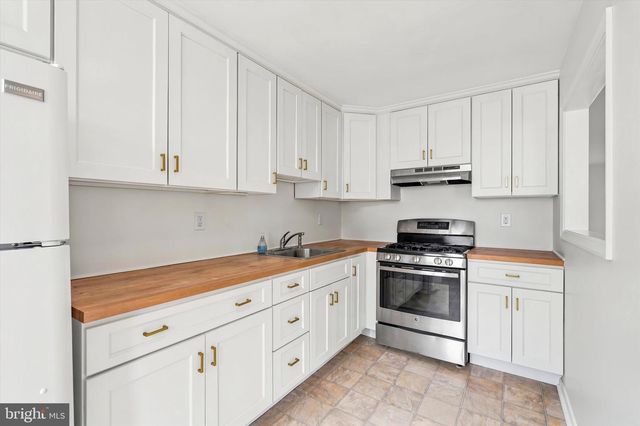 889 OXFORD AVE, Phoenixville, PA 19460