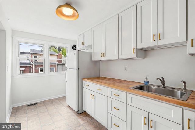 889 OXFORD AVE, Phoenixville, PA 19460