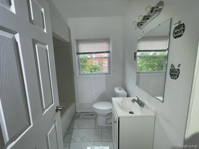 17155 Strasburg Street, Detroit, MI 48205